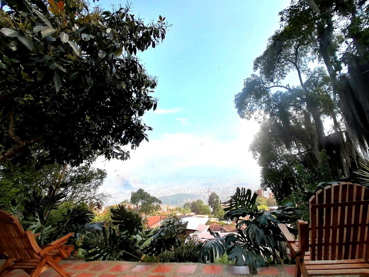 Eco Hostal Casa La Juana Bed and Breakfast Medellín Exteriör bild