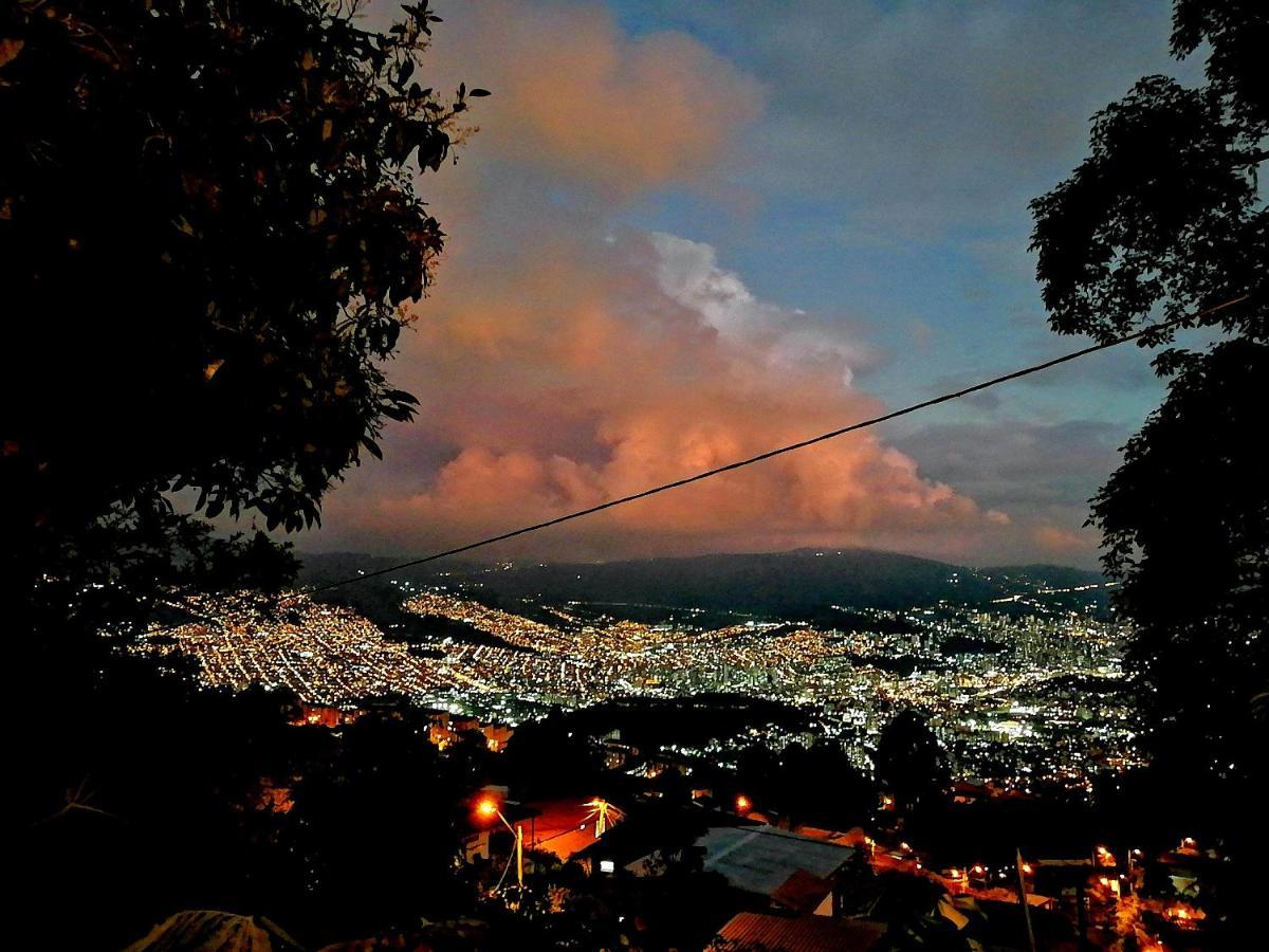 Eco Hostal Casa La Juana Bed and Breakfast Medellín Exteriör bild