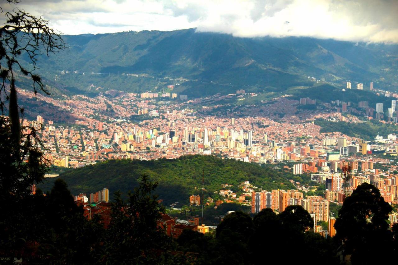Eco Hostal Casa La Juana Bed and Breakfast Medellín Exteriör bild
